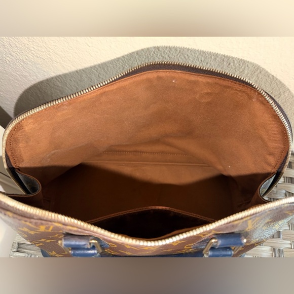 Louis Vuitton Monogram PM Alma Satchel Bag - Picture 11 of 17